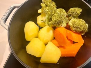 ストウブで作る！蒸し野菜