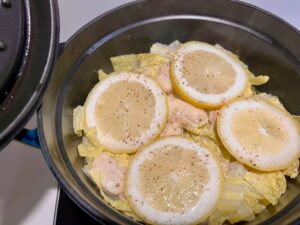 ストウブで作る！白菜とささみのレモン蒸し④