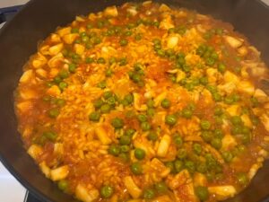 ストウブで作る！イカとグリーンピースのパエリア⑧