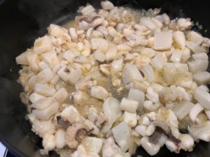 ストウブで作る！イカとグリーンピースのパエリア④