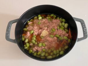 ストウブで作る！ツナと枝豆の炊き込みご飯③