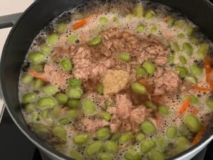 ストウブで作る！ツナと枝豆の炊き込みご飯